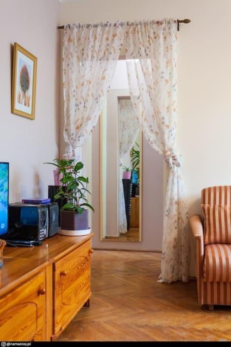 Spacious Retro Flat Close To National Stadium Warsaw Exterior photo